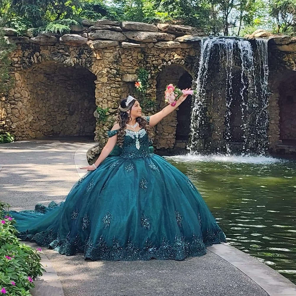 Elegant Emerald Green Sweet 16 Gown